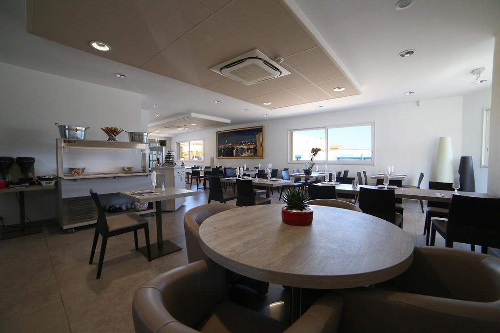 Hotel Restaurant Les Pielettes Le Rove المظهر الخارجي الصورة
