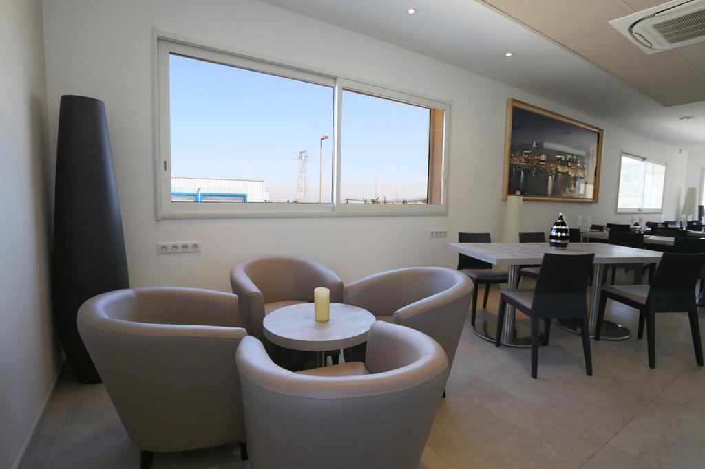Hotel Restaurant Les Pielettes Le Rove المظهر الخارجي الصورة
