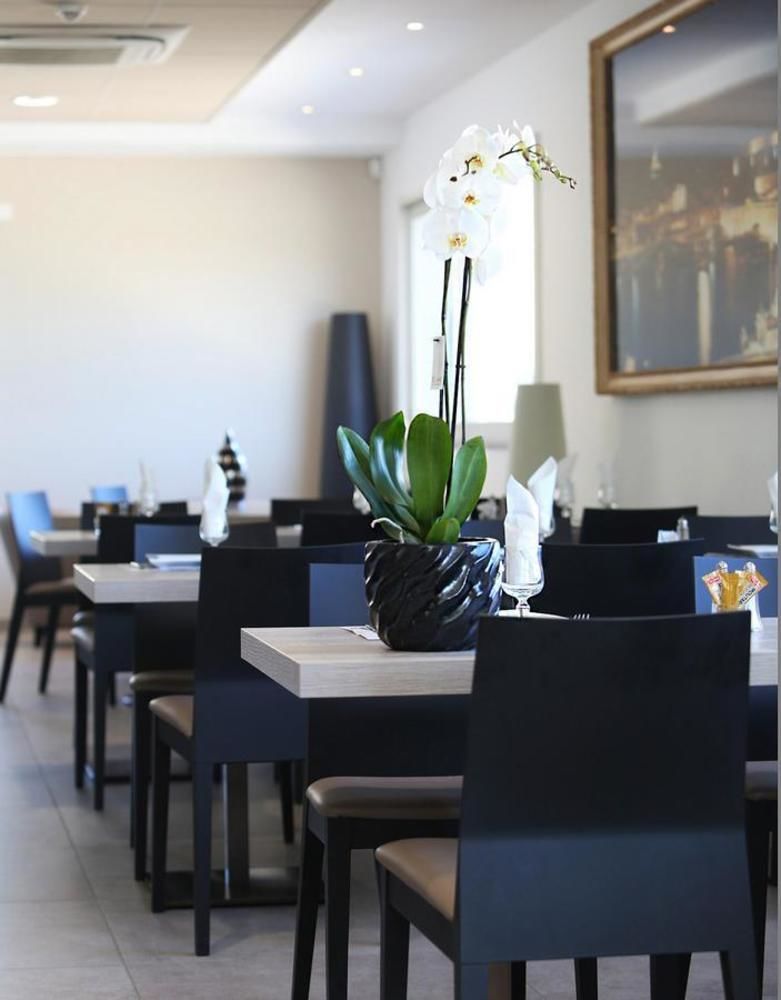 Hotel Restaurant Les Pielettes Le Rove المظهر الخارجي الصورة